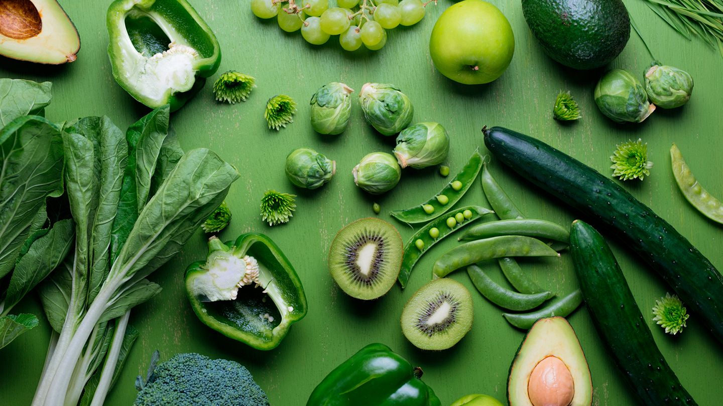 Consuming green vegetables has several health advantages.